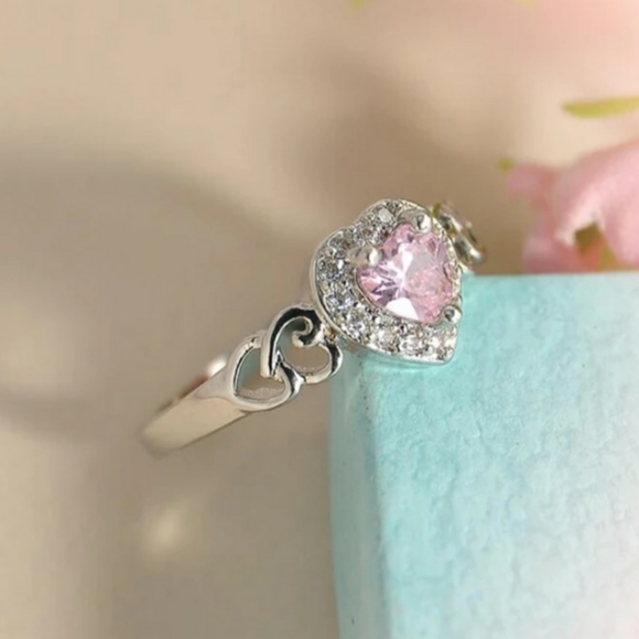 🎀White & Pink Topaz Heart Shape Ring - Picture 3 of 9